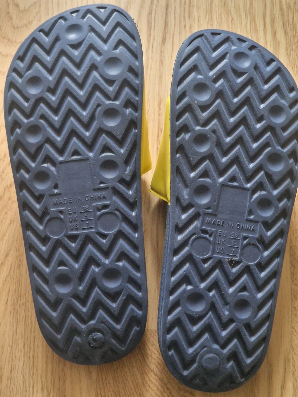 Lidl Scarpe da uomo: Lidl Slippers Gr. 38 – Usato da Wädenswil venduto da Encore_une_fois 2