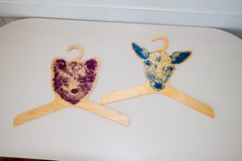 SUMMER SALE! 2 Kinderkleiderbügel, Bär & Reh (NP 58.- CHF)