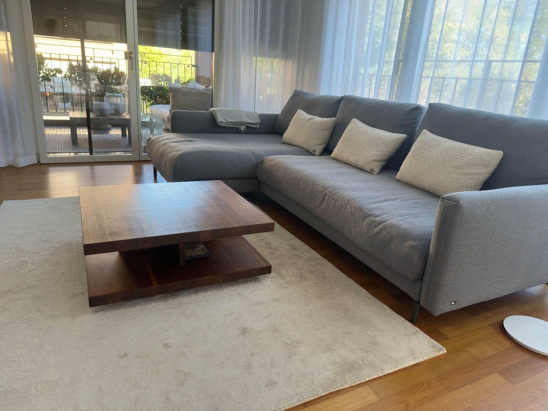 Team7 Tables: TEAM 7 Design Couchtisch C3 Nussbaum – D'occasion à Allschwil par Oliver-K. 1