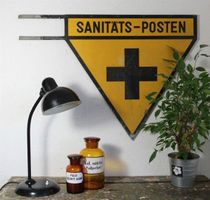 Blechschild, Ausleger "Sanitäts-Posten"