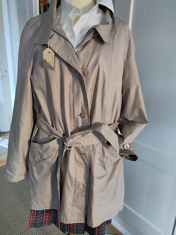 Giacche: Trenchcoat Jacke  – Usato da Rüti ZH venduto da Retisch