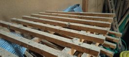Holzroste für Heubelüftung