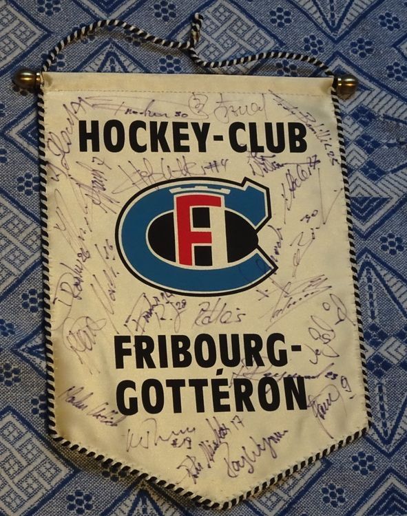 Placchette & Badge: Fribourg Gottéron Wimpel écusson vintage – Usato da Wilen b. Wollerau venduto da Zico77