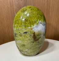 Ein schönes Opal grün Free Form aus Madagaskar