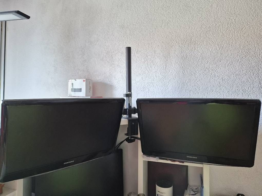 Samsung Monitor: Écrans Samsung + pied bureau – Usato da Fey venduto da coc_g627