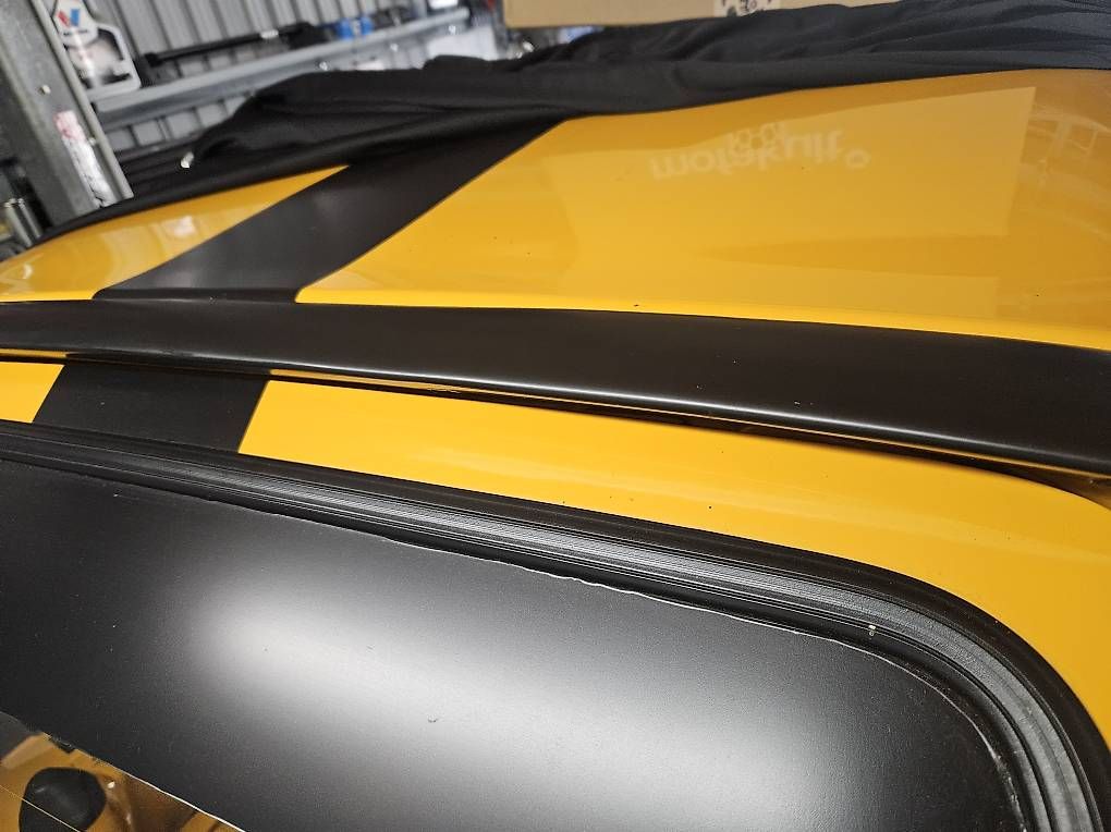 Ford Tutti pezzi di ricambio auto: Ford Fiesta Mk1 Dachspoiler – Usato da Grenchen venduto da sch_p6ll 1
