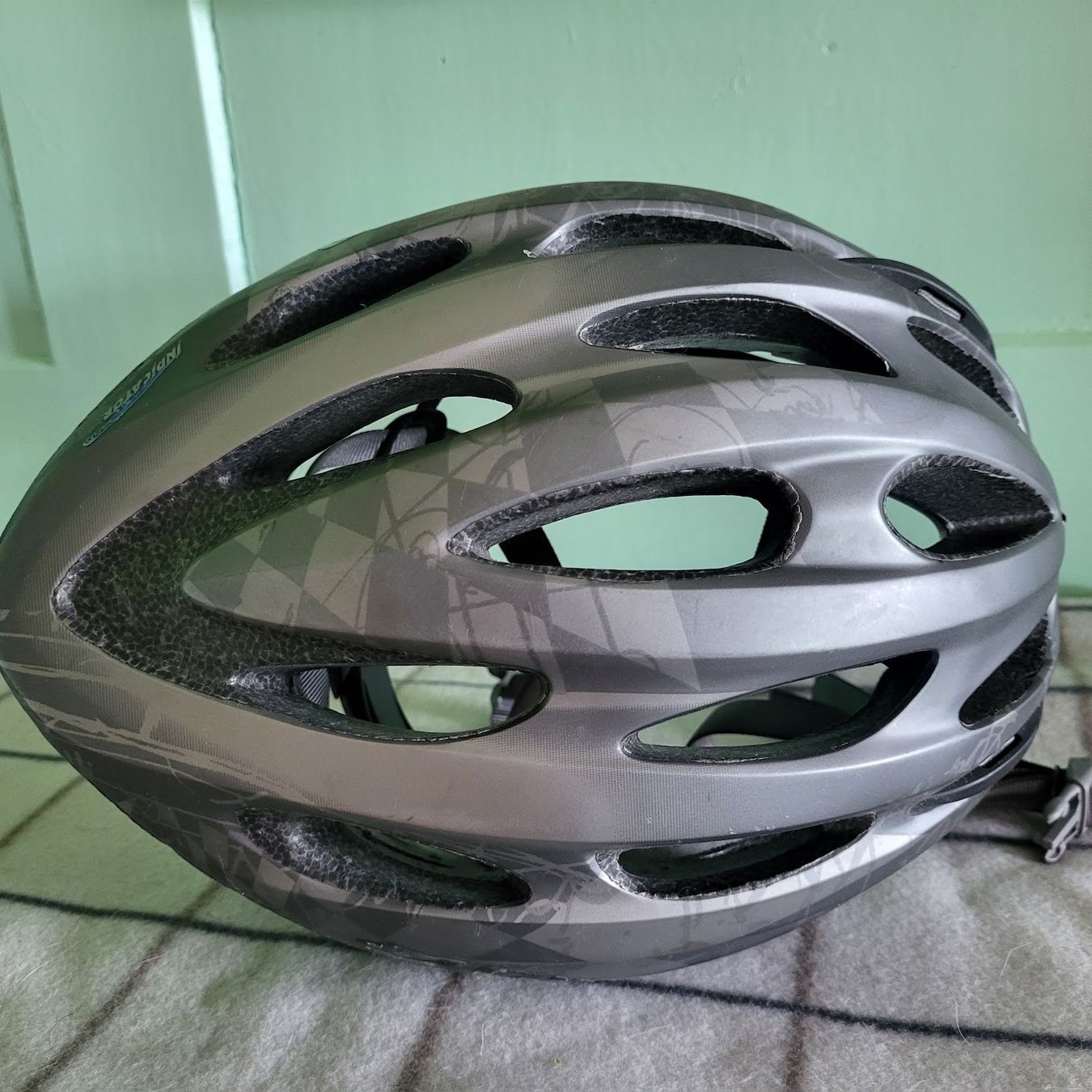 Giro Caschi: GIRO Velohelm Gr. 54-61 – Usato da Tägertschi venduto da TheChange 3