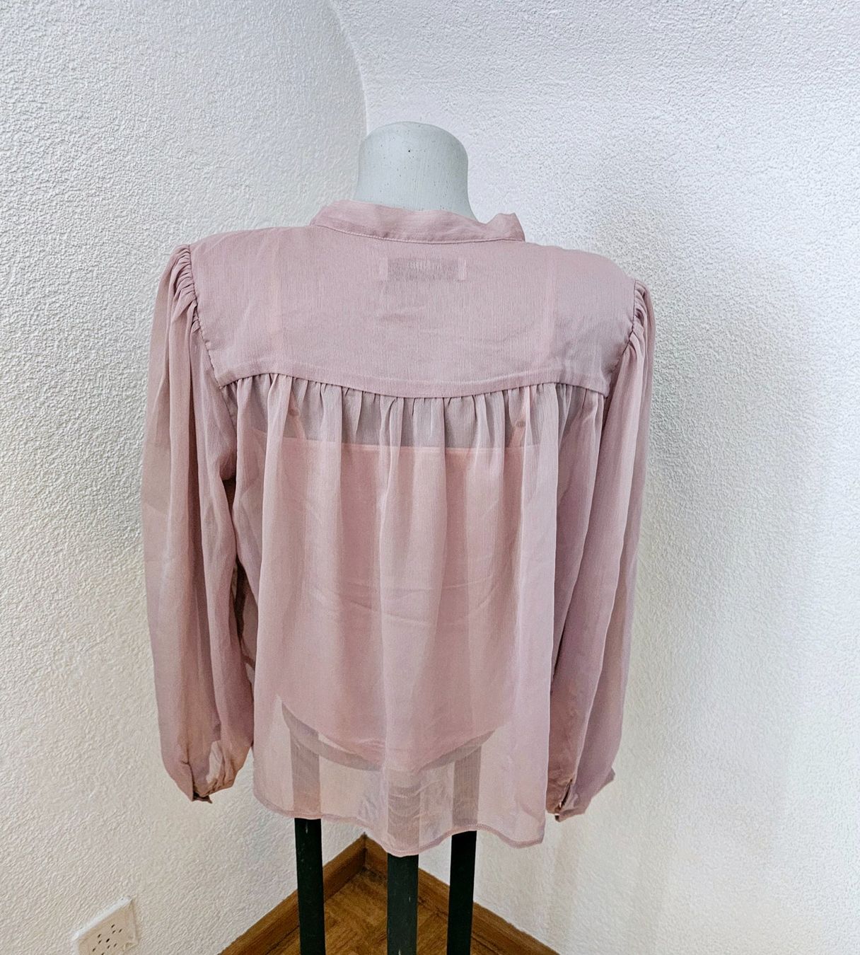 Only Lotti di vestiti: Only Studio chice Bluse plus passendes Top Gr. 36 – Usato da Füllinsdorf venduto da Sunnebliemli7 3