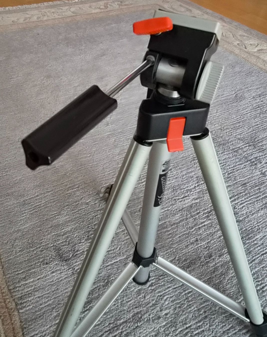 Trépieds & Accessoires: Kamera - Stativ – D'occasion à Bachenbülach par nuiwieser 1