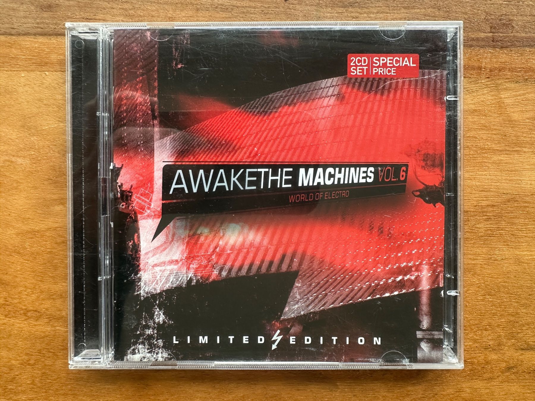 CD: Awake The Machines Vol. 6 (EBM, Electro, Synth-pop) – Usato da Horgen venduto da flyingpenguin2000