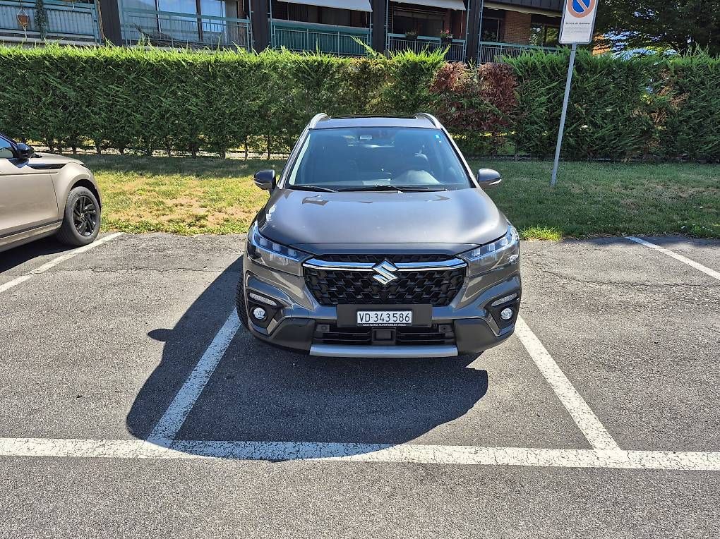 Automobili: Suzuki S Cross 1.5 Compact Top Hybrid  – Usato da Chesières venduto da bar_8lvs 1