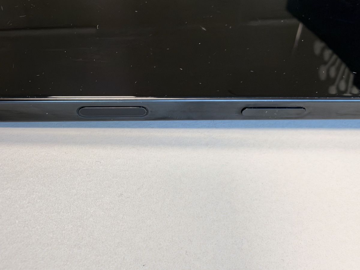 Apple Telefoni cellulari / Smartphones: Apple iPhone 16 pro 256 gb schwarz  – Usato da Oberwil b. Zug venduto da maxcherry 3