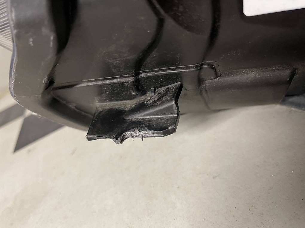 Fari: Ford Transit Courier Scheinwerfer  – Usato da Rüti ZH venduto da n3iLz 1
