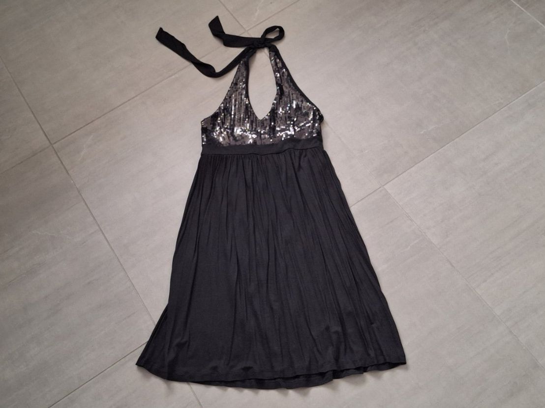 H&M Top: Schwarzes H&M Pailletten-Top Gr. 36 – Usato da Märstetten venduto da activemember