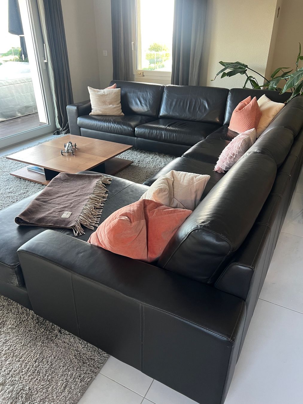 Divani: Ecksofa Leder schwarz L-Form gebrauchter Zustand – Usato da Schindellegi venduto da Sunbeamtiger 1