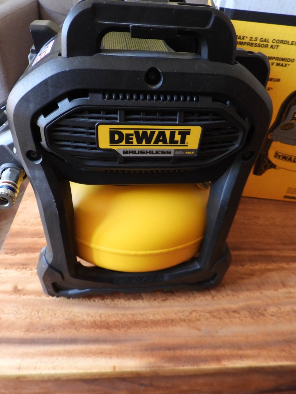 Dewalt Compresseurs: Dewalt Flexvolt Air Compressor Brushless Made in USA – D'occasion à Tavannes par jimananas 5