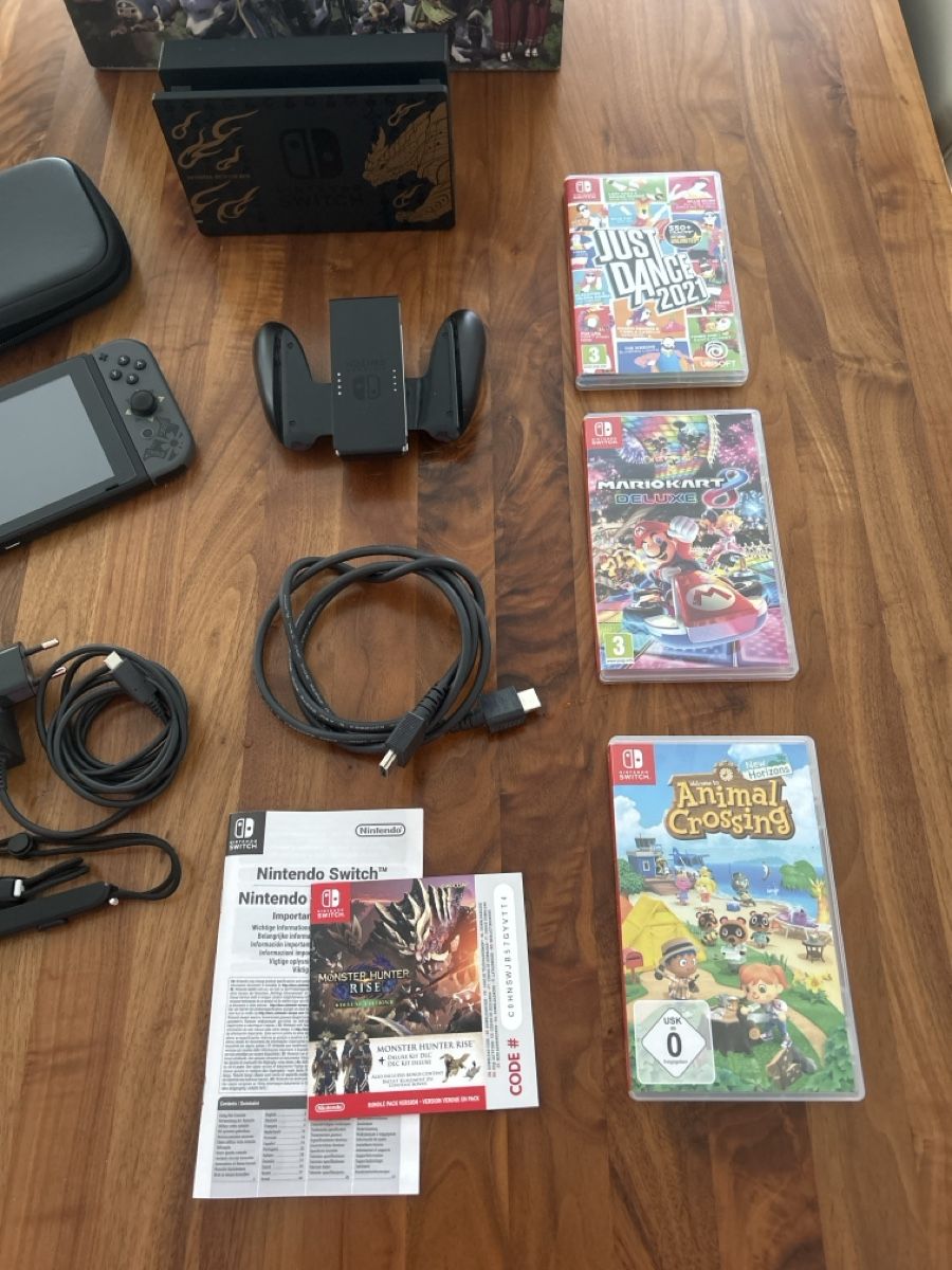 Nintendo Console: Nintendo Switch Monster Hunter Edition mit Spielen – Usato da Aarau Rohr venduto da Maui74 2