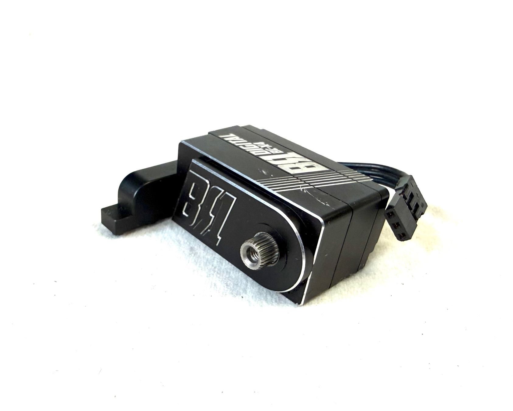 XRay Modellismo RC: SERVO BRUNO RC SAVOX POUR XRAY X4 – Usato da Yverdon-les-Bains venduto da Fijo-rc 1