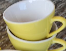 Rössler 4er Set gelbe Kaffeetassen mit Untertellern  wie neu
