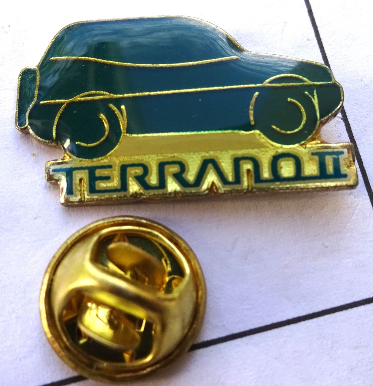 Placchette & Badge: 2 Pin Auto TERRANO  II  rot  / blau – Usato da Utzenstorf venduto da BUtter81 1