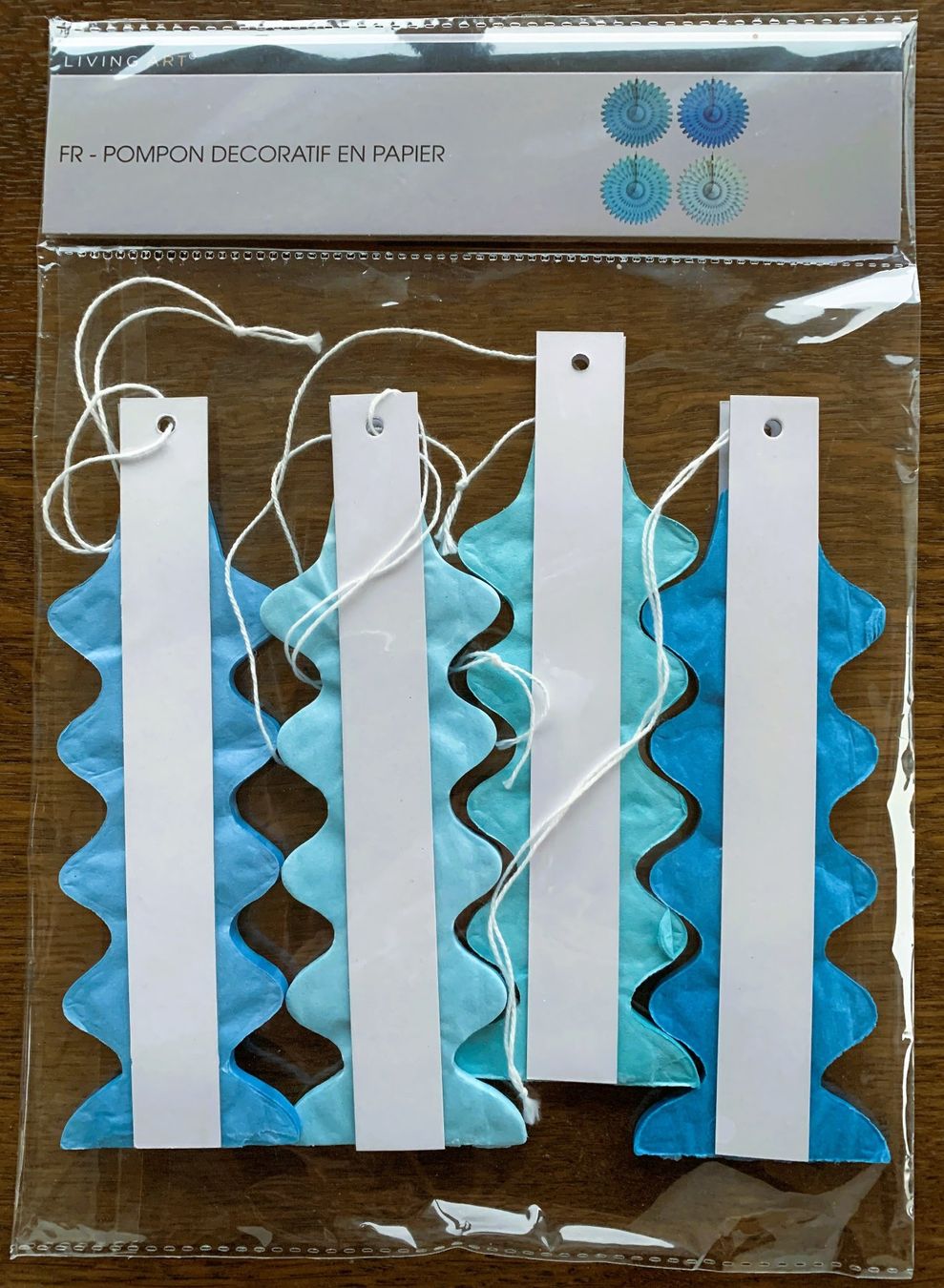 Tutte le decorazioni: DEKO 4 SEIDENPAPIER-POMPONS VON LIVING ART – Nuovo e nell'imballaggio originale da Birsfelden venduto da Emporio82