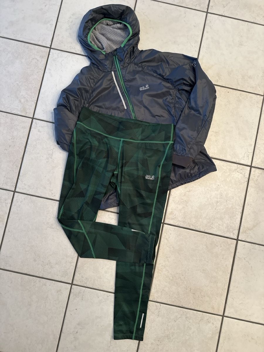 Anzüge & Kostüme: Jack Wolfskin LL Anzug Damen – Gebraucht aus Davos Platz von Anakonda1