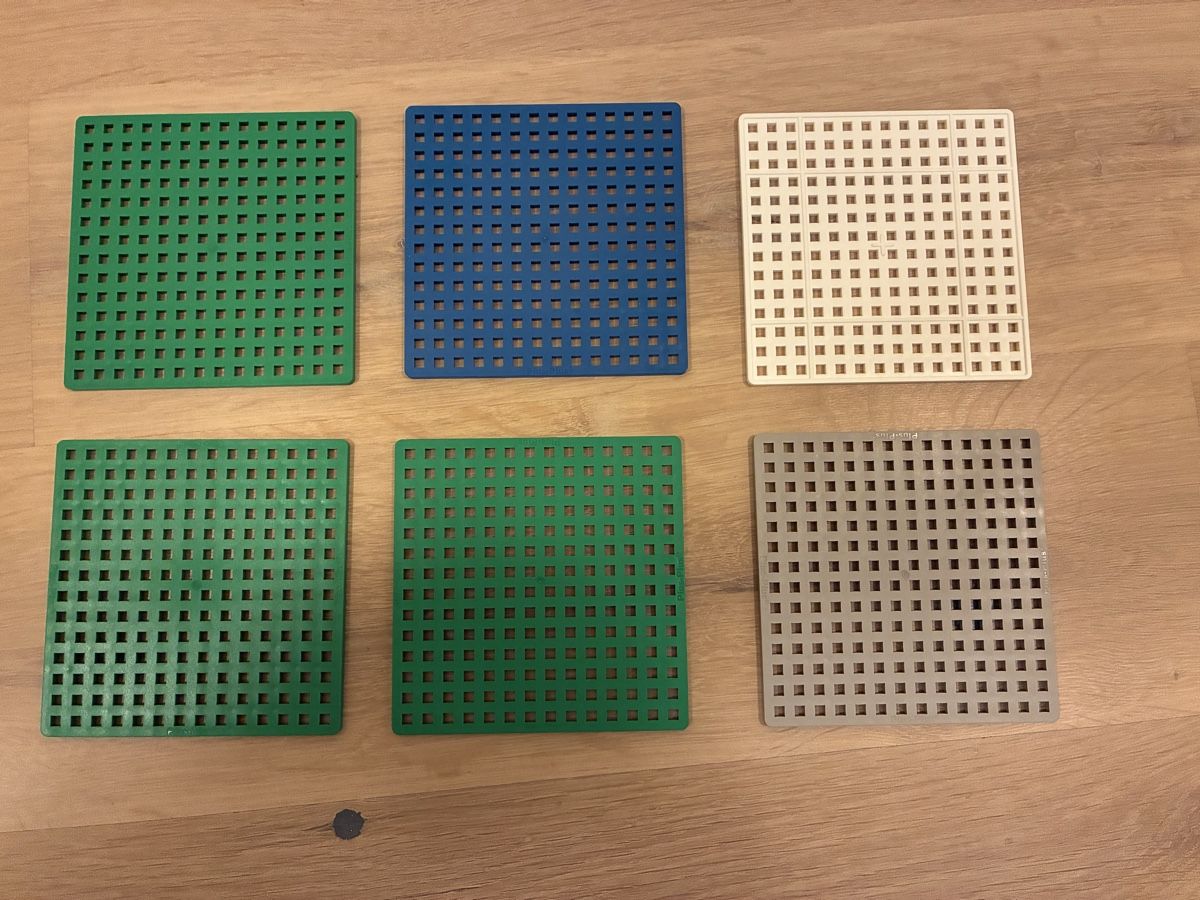 Giocattoli: 1.2kg Plus-Plus Steckbausteine mit 6 Basis Steckplatten – Usato da Hombrechtikon venduto da Pierre_0001 2