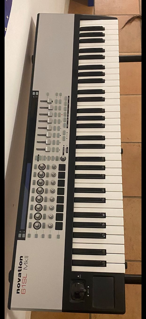 Instrumenten-& Notenständer: Novation 61sl mkii – Gebraucht aus Vétroz von yademokitu 1