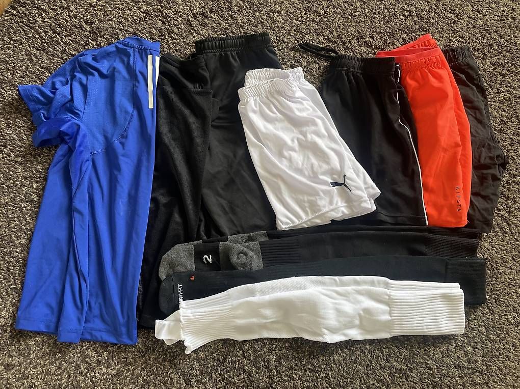 Lotti & Set di vestiti: Sportset Jungs 146/152 – Usato da Biel/Bienne venduto da Hamamlezi 1