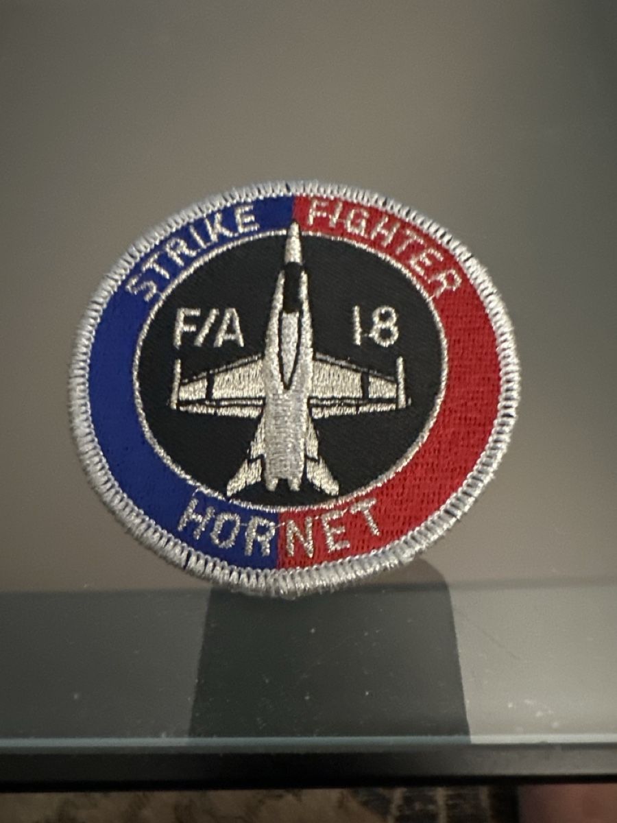 Placchette & Badge: F/A 18 hornet – Usato da Morbio Inferiore venduto da Ecod
