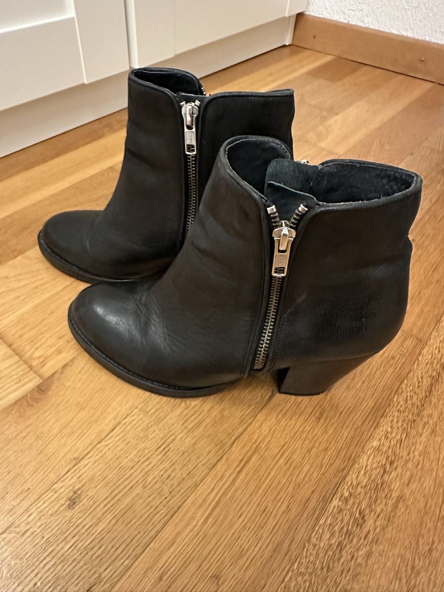Jonak Scarpe da donna: Stiefeletten schwarz Gr 39 – Usato da Sevelen venduto da mar_gq8k 2