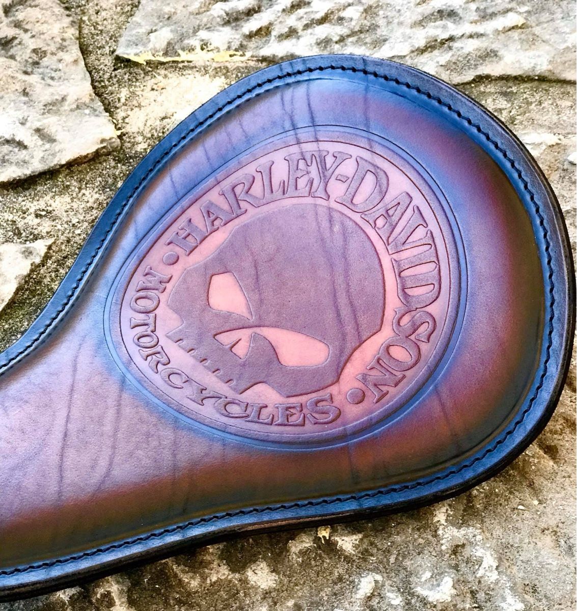 Tutti i ricambio per moto: Leder Solo Sitz Harley Davidson Skull neu – Nuovo e nell'imballaggio originale da Ostermundigen venduto da Coffin1