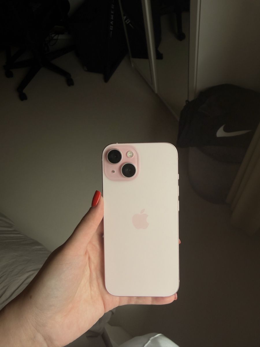 Apple Telefoni cellulari / Smartphones: iPhone 15 – Usato da St. Moritz venduto da mar_zq7j
