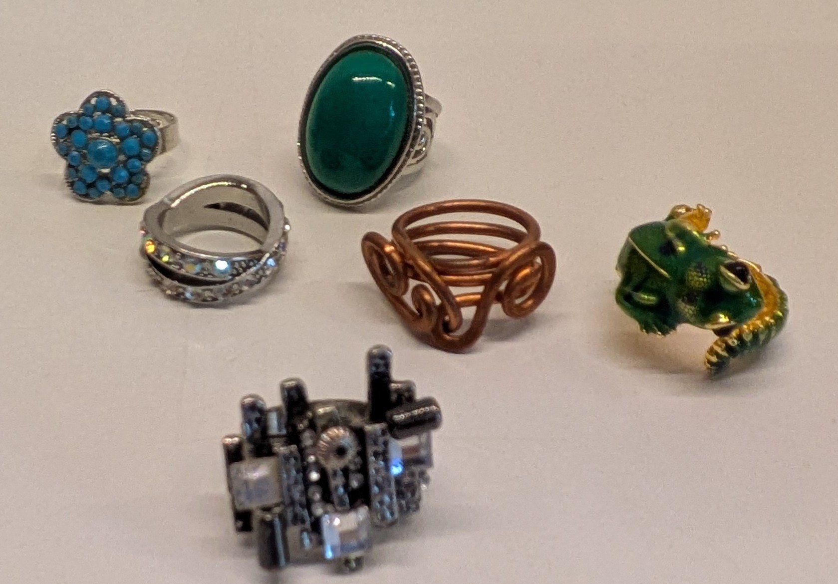 Ciondoli: Modeschmuck Ringe und Schmuckanhänger – Usato da Ligornetto venduto da Ligornetto 2