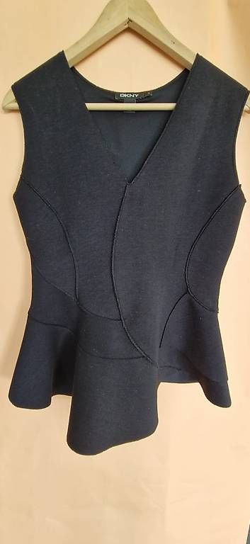 Tops: DKNY schwarzes Peplum-Top Grösse S – Gebraucht aus Gisikon von Rumjana_iv