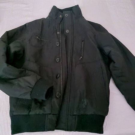 Schwarze Jacke