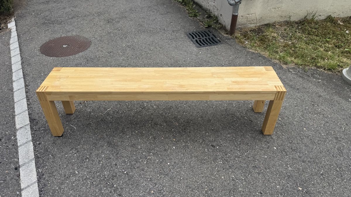 Panchine: zwei massive Sitzbänke aus Buche – Usato da Mönchaltorf venduto da DRUG-TITO 2