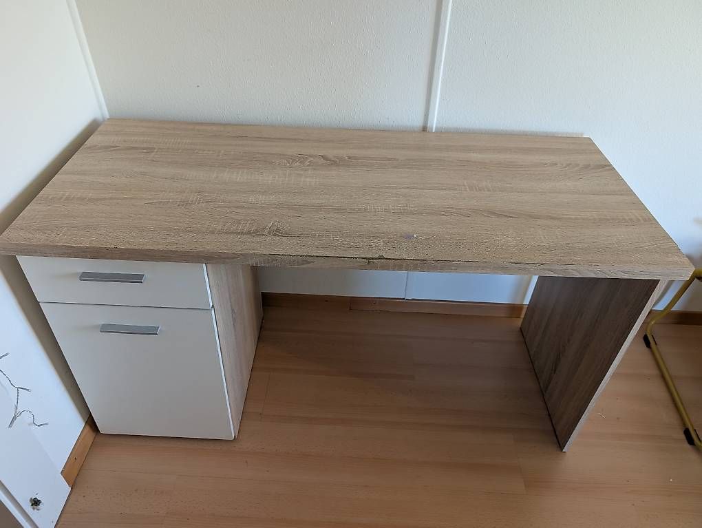 Tische: Gratis – Gebraucht aus Schaffhausen von Pfupff 1