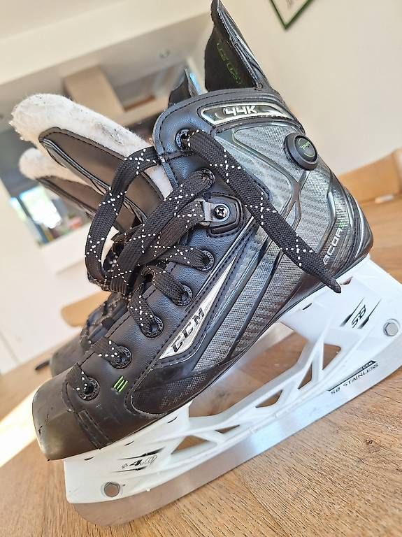 Schlittschuhe: CCM Ribcore 44K  – Gebraucht aus Langnau i. E. von ElianF 4