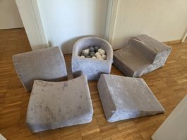 Bällenbad inkl. vers. Schaumstoffelemente