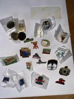 Konvolut Pins verschiedene Motive