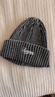 Supreme Script Logo Beanie Schwarz/Grau – Baumwolle