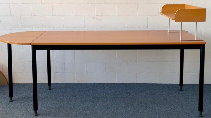 Tische: Wooden table with detachable corners – Gebraucht aus Zürich von Louiz_Bal 8