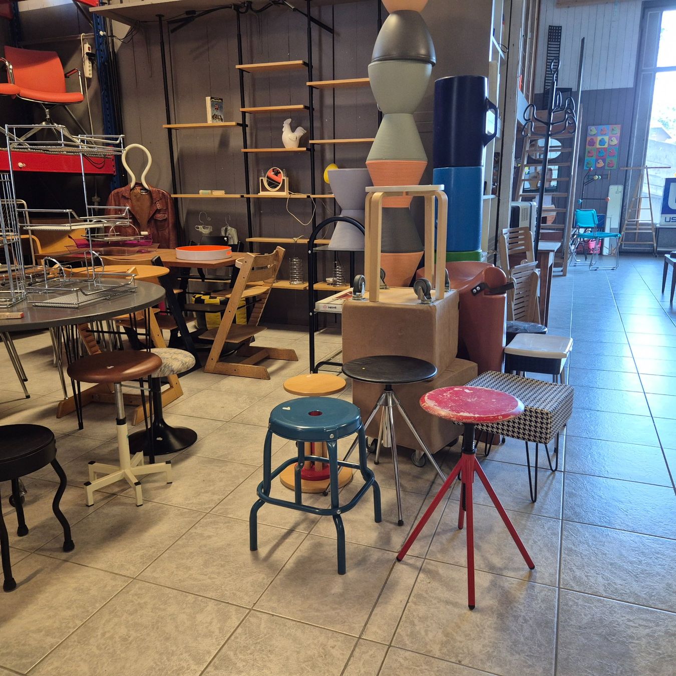 Sgabelli: Industriedesign Swivel Stool Drehhocker Hocker Höcker rot – Usato da Nottwil venduto da Wondewa-Shop 9