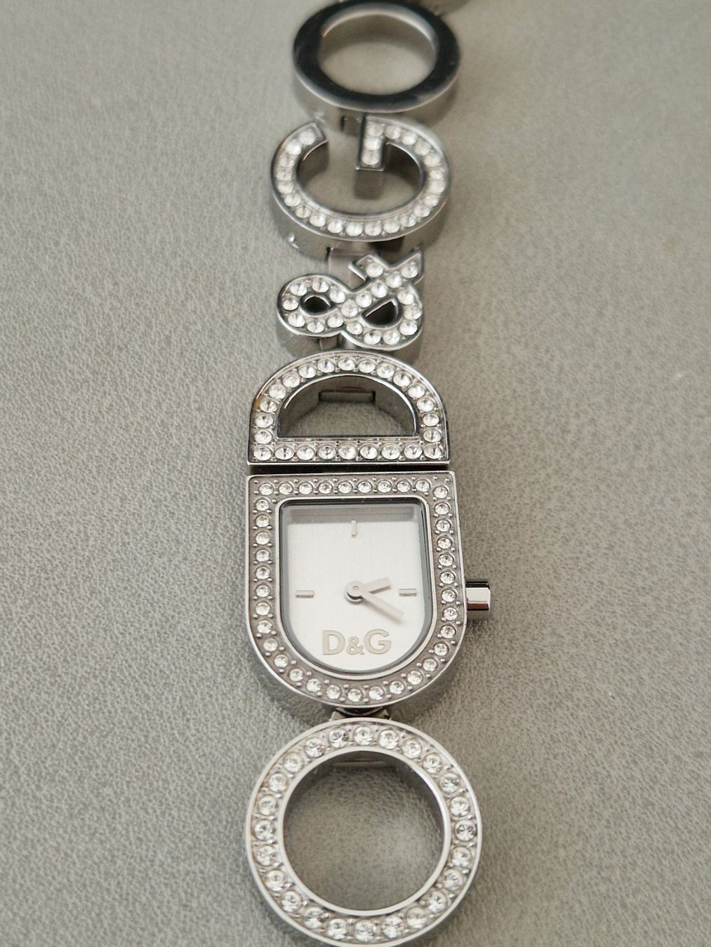 Dolce & Gabbana Orologi: D&G Damenuhr mit Strass – Usato da Aarau Rohr venduto da HappyKoala