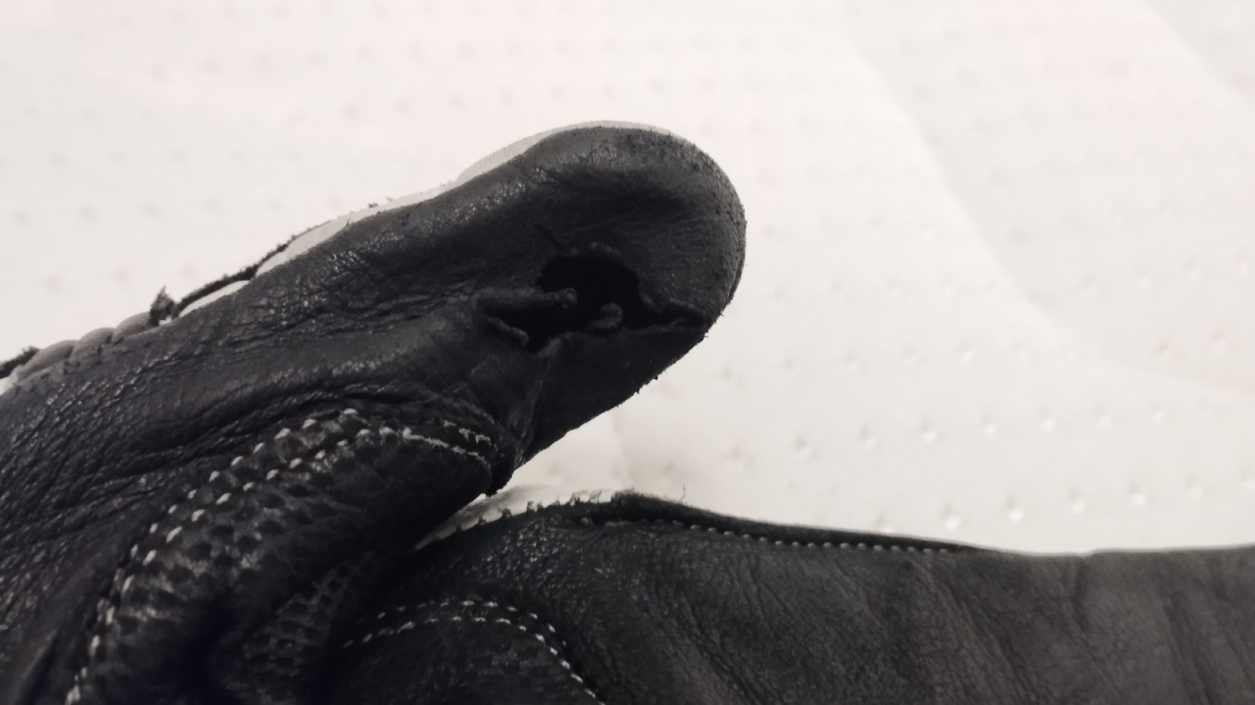 Held Guanti & manicotti: Held Motorradhandschuhe, Leder, Grösse L 9, stark gebraucht – Difettoso da Basel venduto da Schof 3