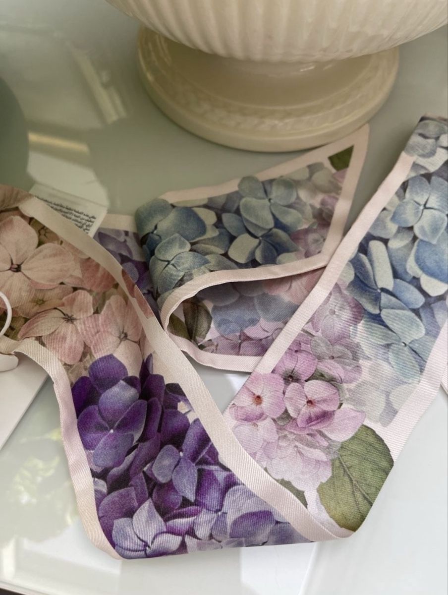 Foulard & Sciarpe: Zimmermann Seidentuch / Silk Ribbon Scarf Hydrangea NEU – Nuovo (secondo la descrizione) da Winkel venduto da Luxtime