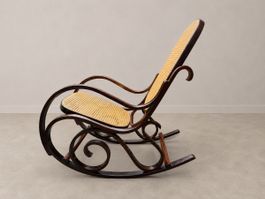 Bugholz-Schaukelstuhl im Wiener Stil (Thonet-Stil)