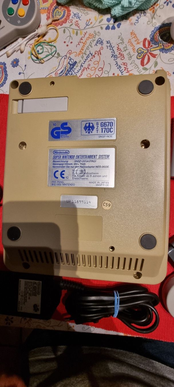 Nintendo Console: Super Nintendo, 1 Controller,1 game, Excellent Condition! – Usato da Allschwil venduto da NDSS9483 1