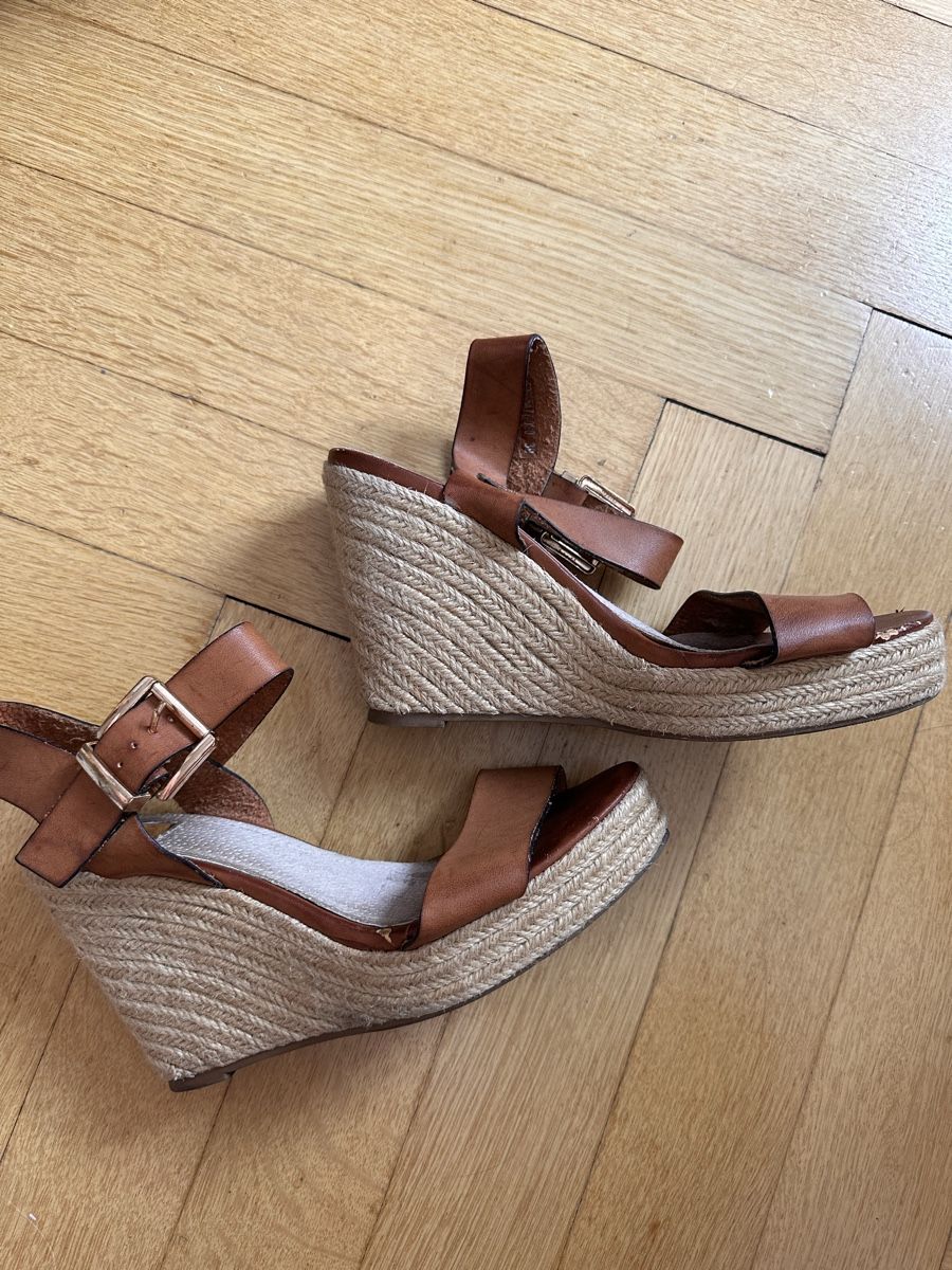 Scarpe da donna: Sandalen mit Keilabsatz – Usato da Zürich venduto da sin_q2m2 1